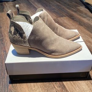 Sonni Taupe Dolce Vita ankle boots size 7.5 NWT